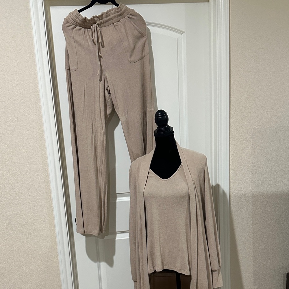 Boston Proper Beige Knit Cardigan, Tank & Drawstring Pants Set